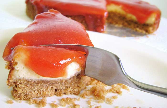 pedaco-de-cheesecake-com-goiabada