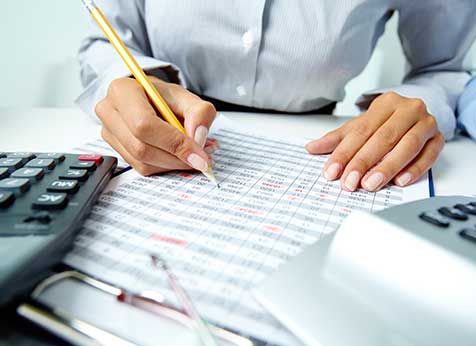 Calcular Faltas no Trabalho